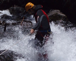 Rapeleando la cascada